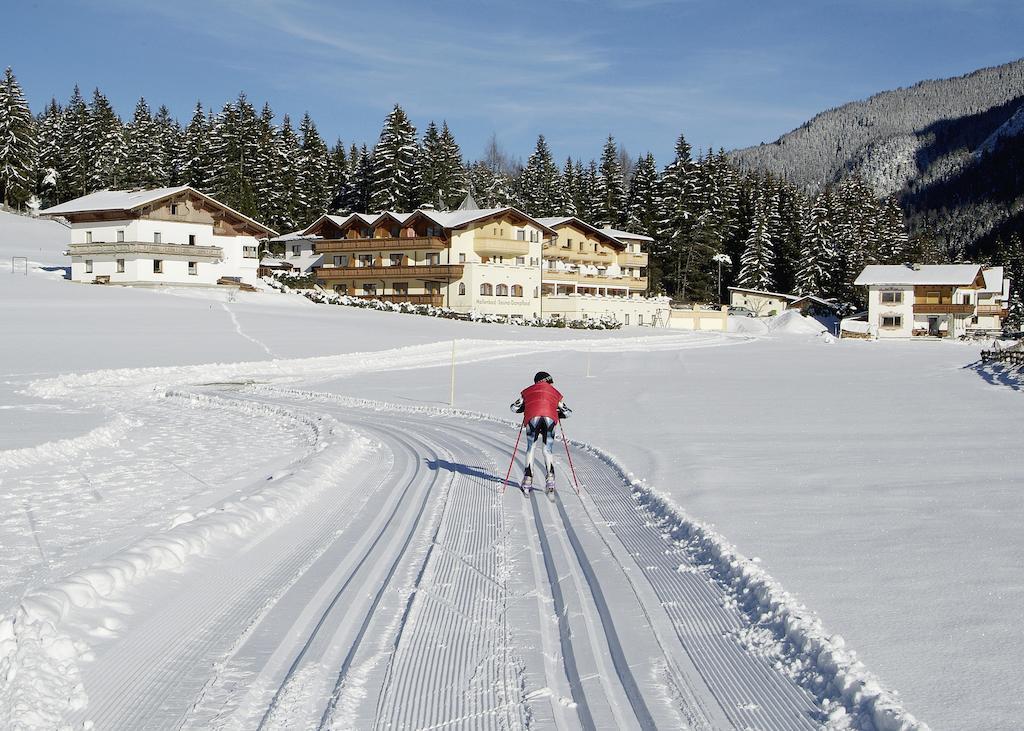 Hotel Kirchdach Gschnitz Екстер'єр фото